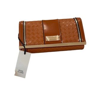 Very elegant and nice brown wallet. Leather wallet with gold touch.